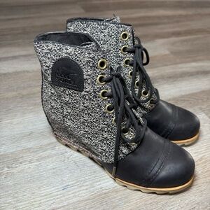 Sorel Joan of Arctic Wedge III Boot  Black Grey